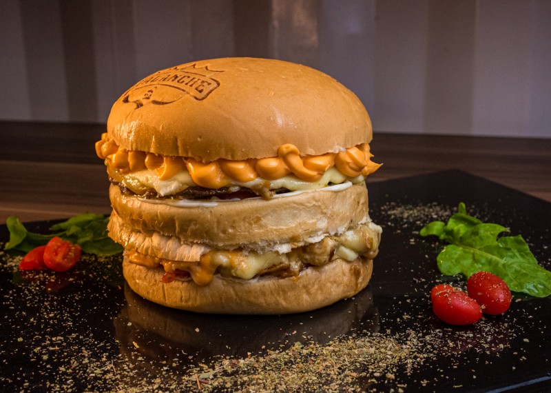 Avalanche - Lanches e Diversão